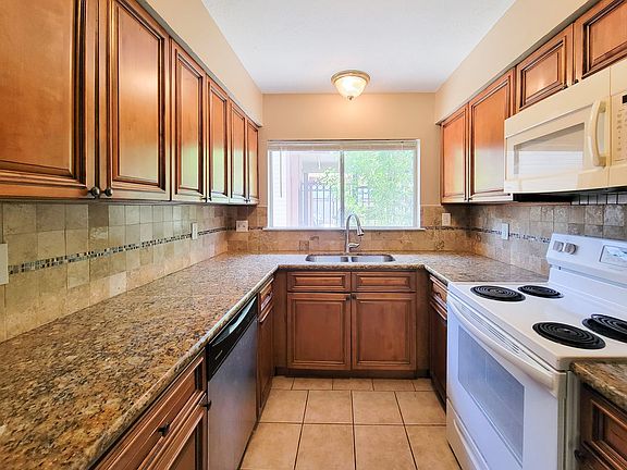 4th image of 1843 Sherwood Forest St