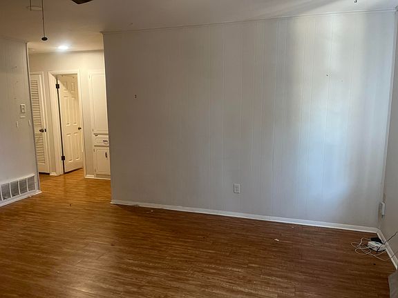 4th image of 8205 Fremont Ave