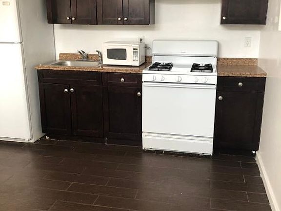 2nd image of 981 18th Ave #2