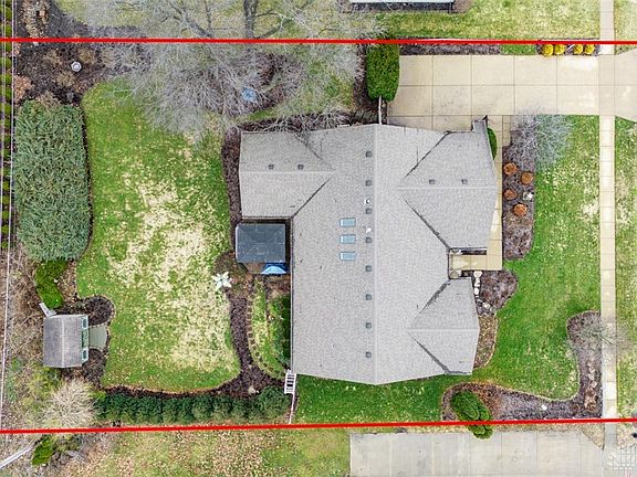 4th image of 735 Chaucer Ln