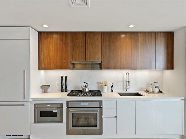 1000 Maxwell Ln #8J, Hoboken, NJ 07030