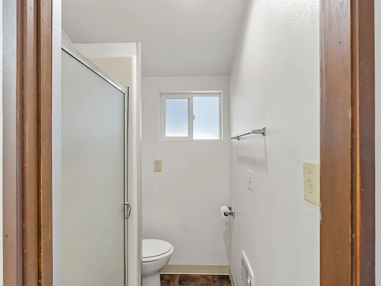 112 E 1st St #1 — Photo 11