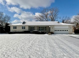 63 Old English Dr, Rochester, NY 14616