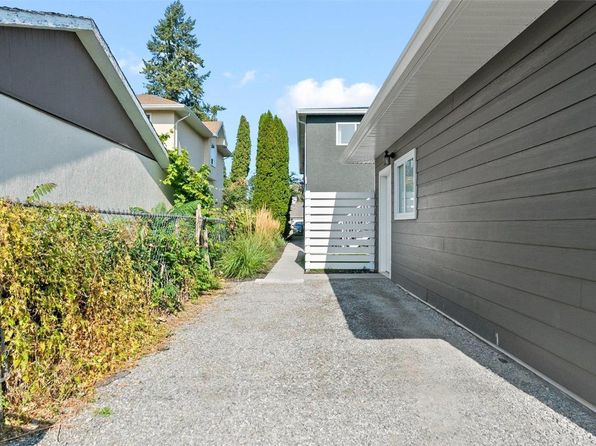 749 Francis Ave, Kelowna, BC V1Y 5G6
