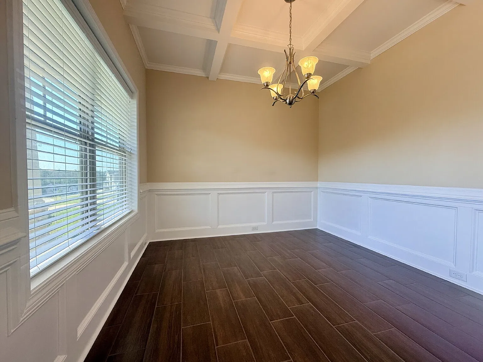 4 bed, 2.5 bath, 2250 sqft, $2,250 — Photo 4