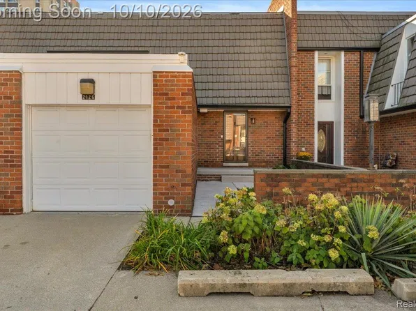 2126 Bryanston Crescent St, Detroit, MI 48207