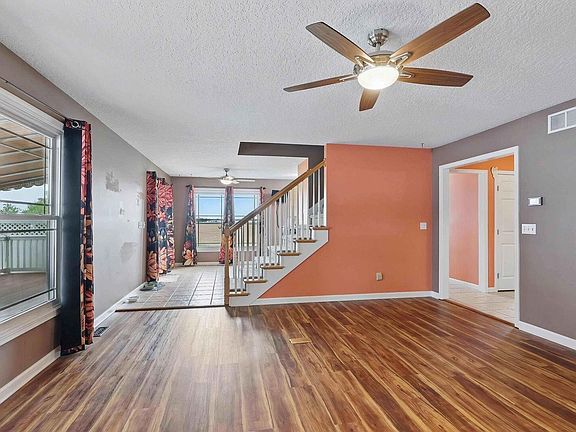 5th image of 108 N Howard Ln