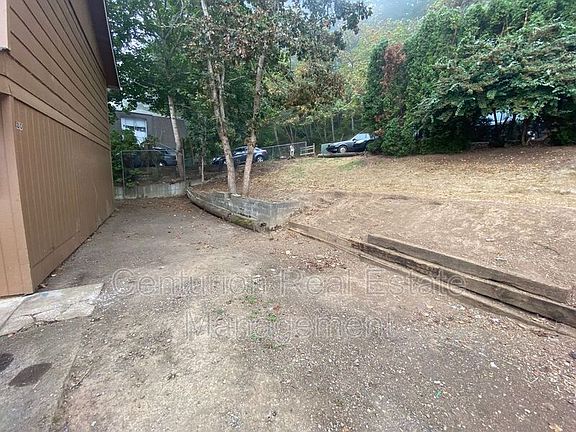 4th image of 180 Stoneway Dr NW #1