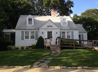 90 Brookside Ave, Merrick, NY 11566