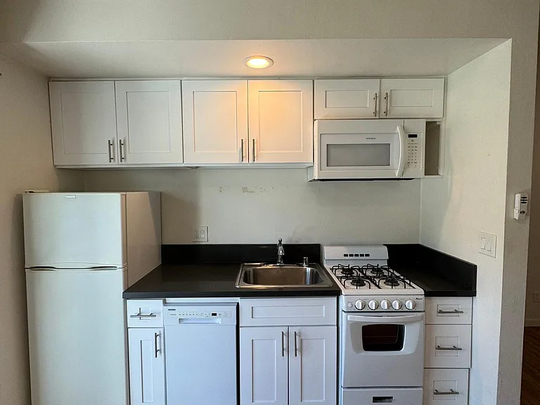 3722 Mentone Ave #6 — Photo 9