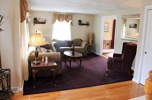 5th image of 13 Tammie Ln