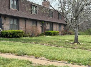 5002 SW 28th St, Topeka, KS 66614