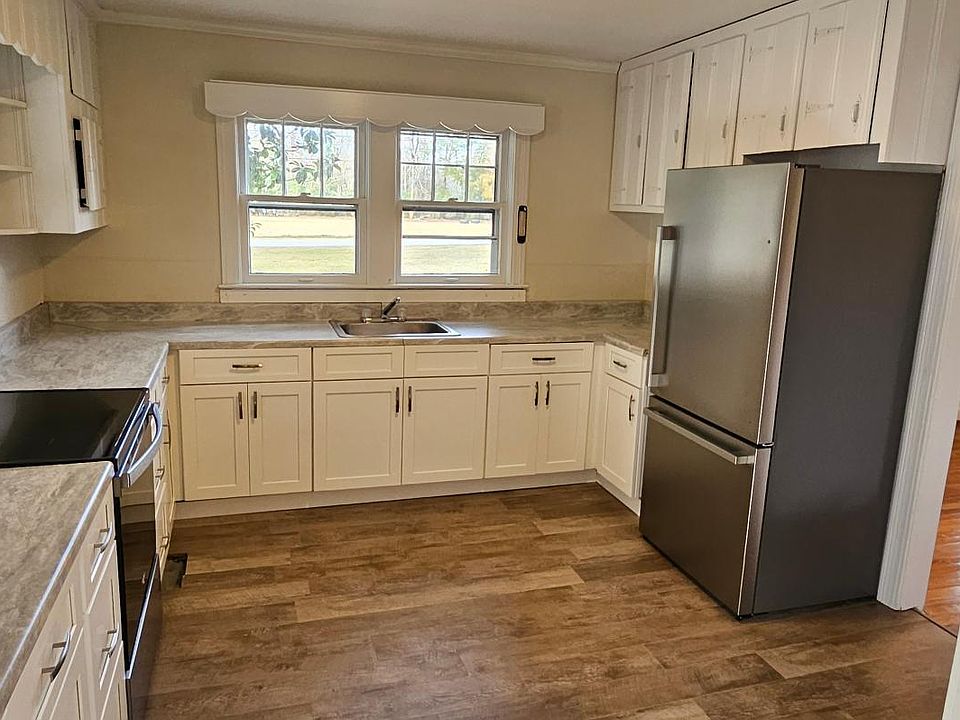 2nd image of 318 Woodland Ave N