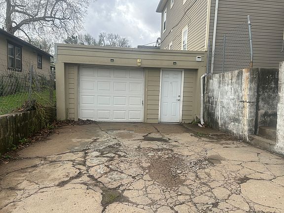 2nd image of 445 N Oakley Ave APT 2
