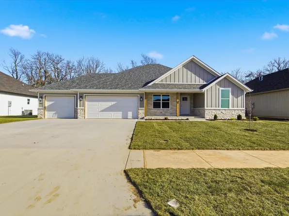 1382 N Collins Drive, Republic, MO 65738