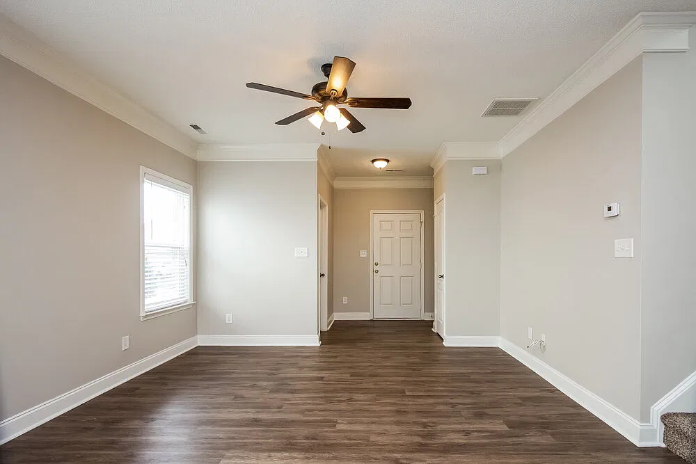 3 bed, 2.5 bath, 1579 sqft, $1,910 — Photo 4