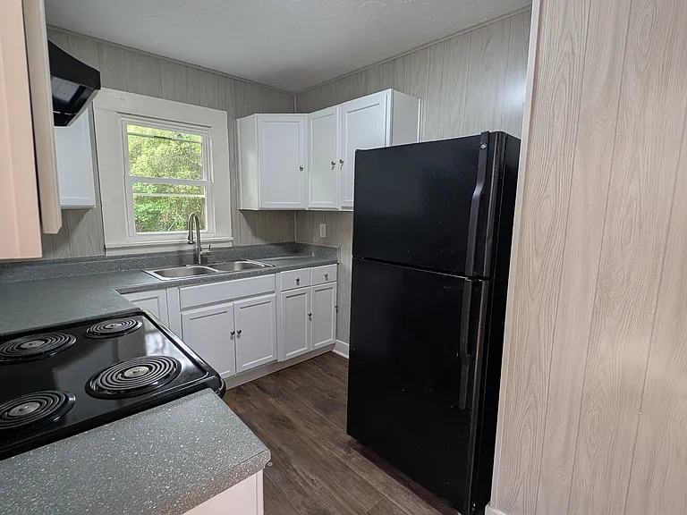1022 Beck St — Photo 6