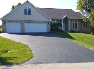 4090 Westlake Village Dr, Winnebago, IL 61088