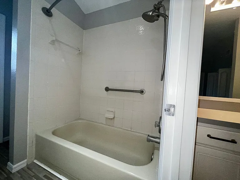 2620 Regency Oak Ln — Photo 21