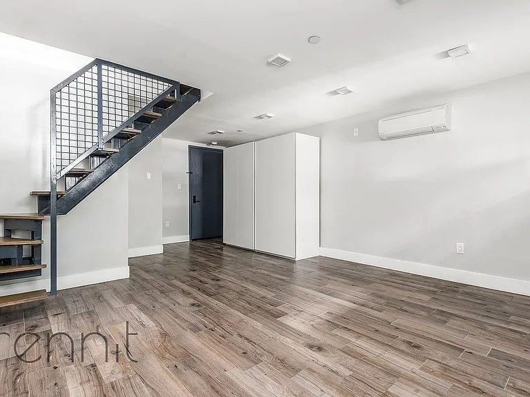 295 Montgomery St #1F — Photo 8