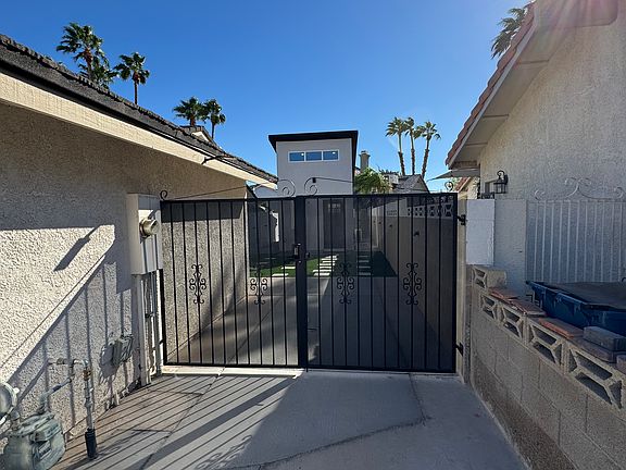 3rd image of 344 Esquina Dr
