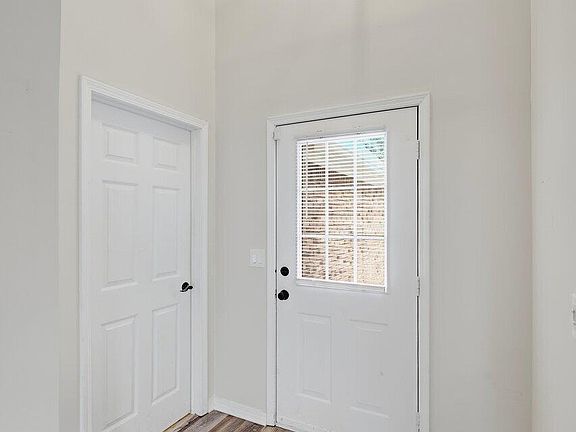 4th image of 107 Huntington Hill Dr