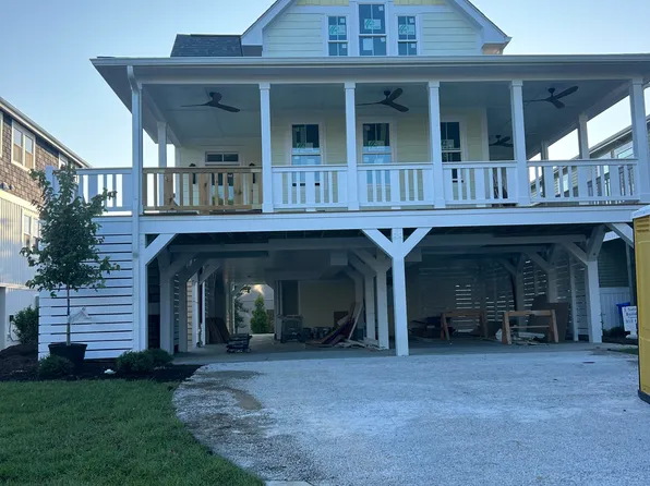 141 NE 10th Street, Oak Island, NC 28465