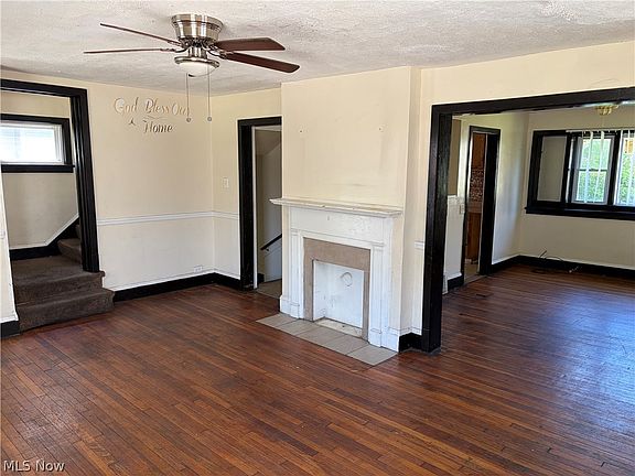 3rd image of 11905 Shadeland Ave