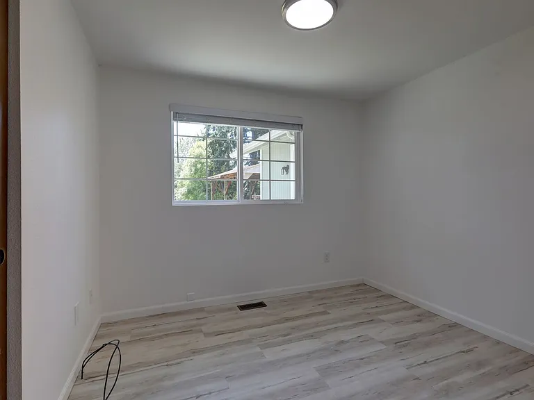 8015 NE 143rd St — Photo 14