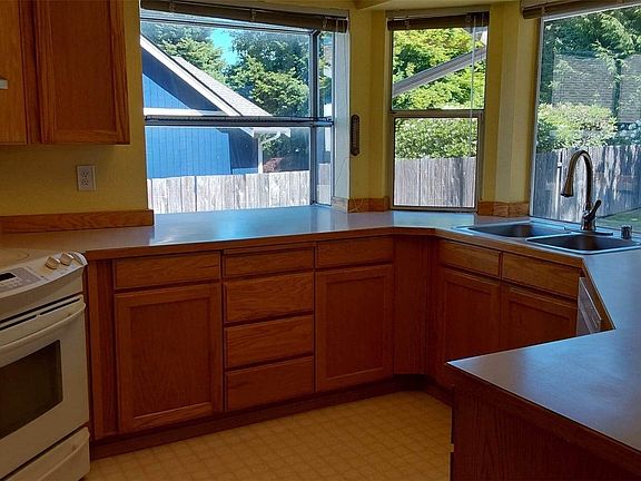 3rd image of 7905 38th Street Ct W