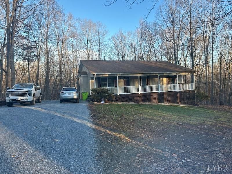 2nd image of 161 Cubbing Ln