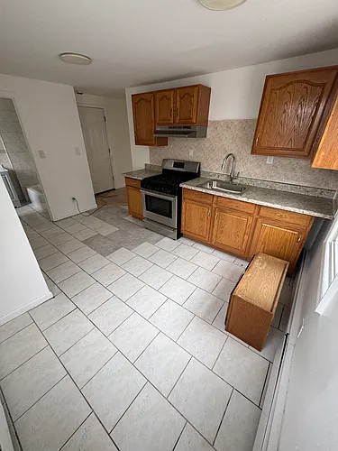 84 Thomas St Photo 1
