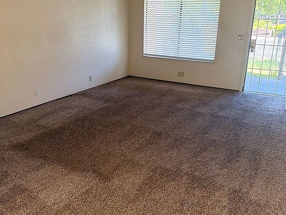 5th image of 2657 McGregor Dr