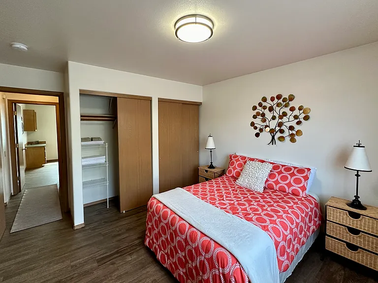 University Court Apartments — Photo 13