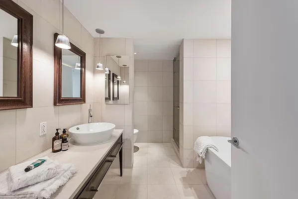 Sold by Nest Seekers International | media 6