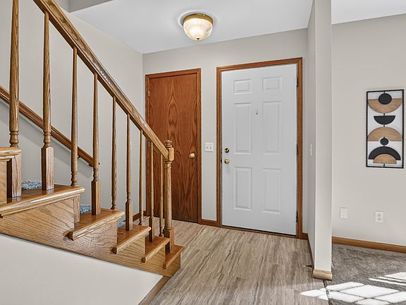 5th image of 818 Edgemore Dr