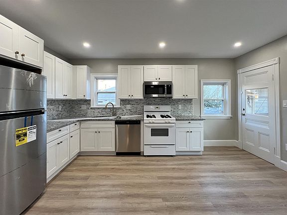 3rd image of 5 Oliver St #1