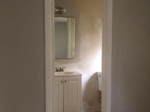 3rd image of 8323 Esperanza St