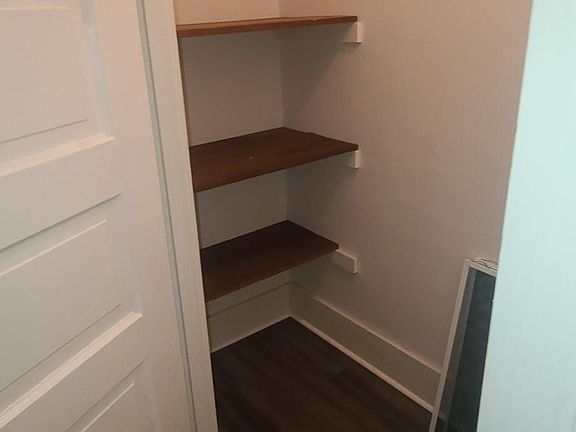 2nd image of 1725 Leer St