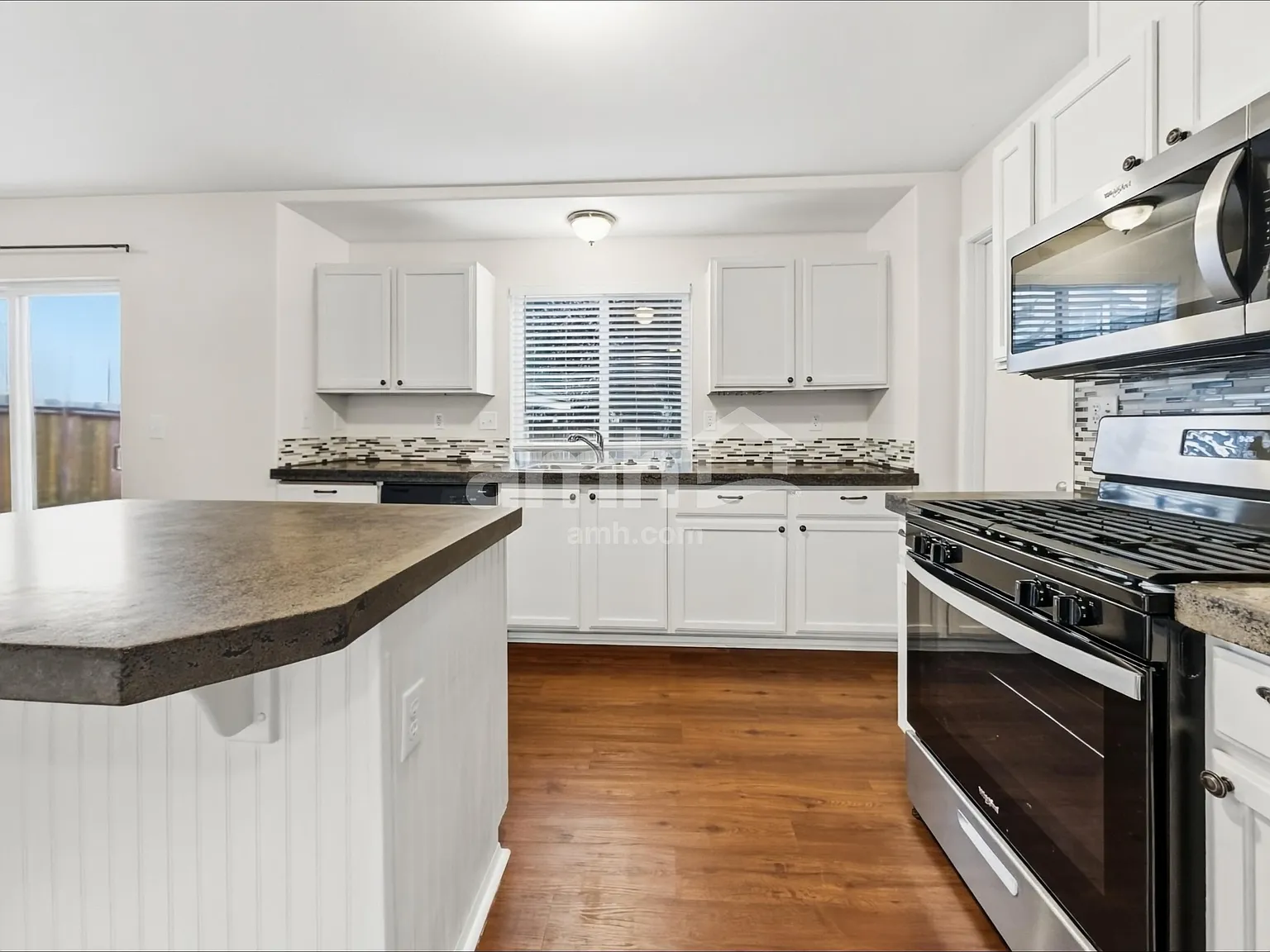 4 bed, 2.5 bath, 1815 sqft, $2,935 — Photo 3