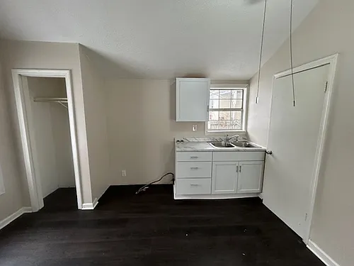 340 8th St Photo 1
