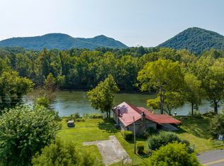 212 Bumpus Cove Rd, Erwin, TN 37650