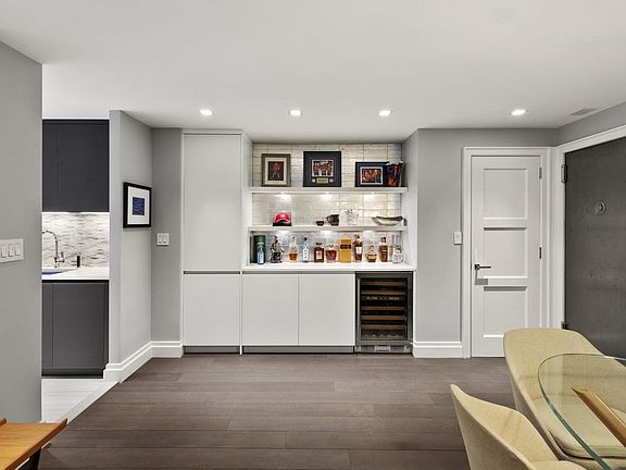 4th image of 63 E 9th St APT 3R
