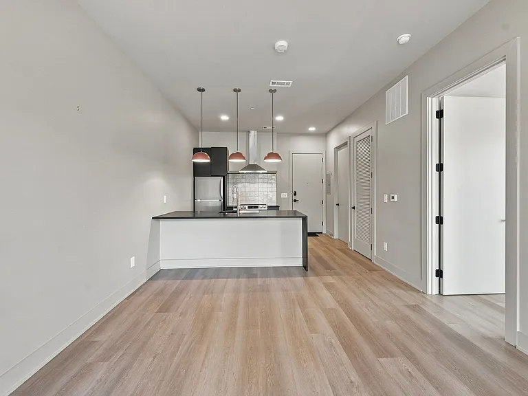 1090 Haysboro Ave #113 — Photo 9