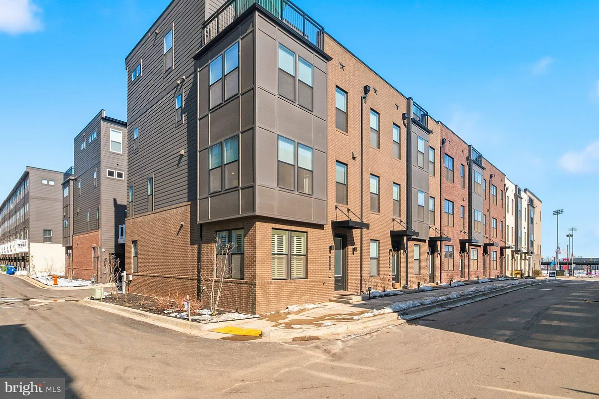 Building Photo - 100 Glass Ln