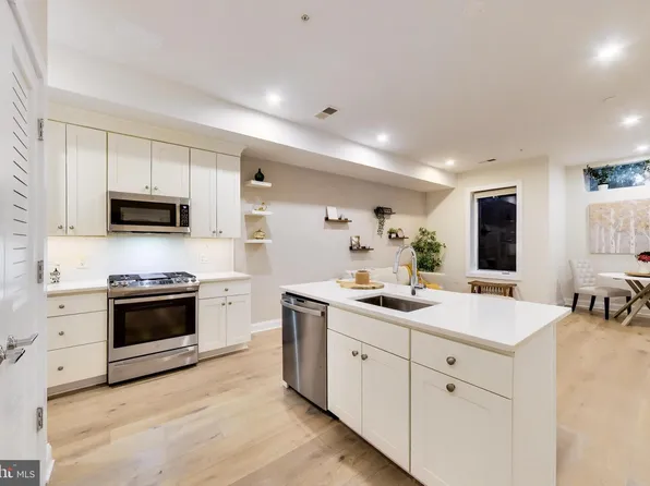 4319 Harrison St NW Penthouse 2, Washington, DC 20015