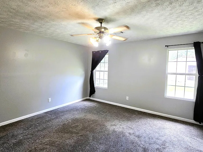 102 Buckskin Dr — Photo 24