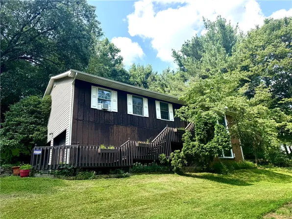 107 Rural Gardens Ct, Indiana, PA 15701