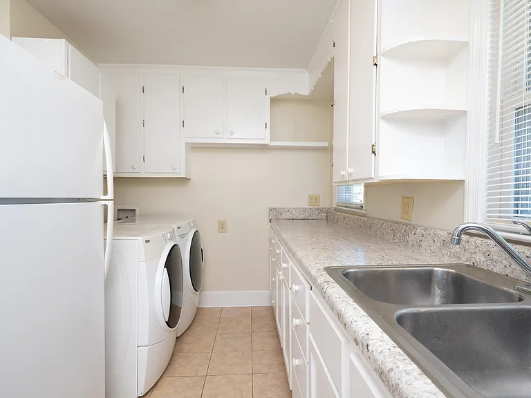 1232 Garden Dr — Photo 4