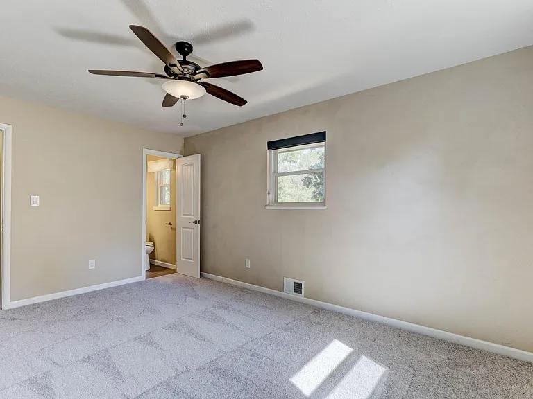 2820 Guilford Ln — Photo 21
